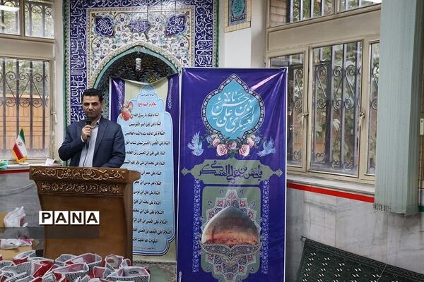 مراسم تقدیر از معلمان و دانش‌آموزان جهادی در ناحیه دو ری