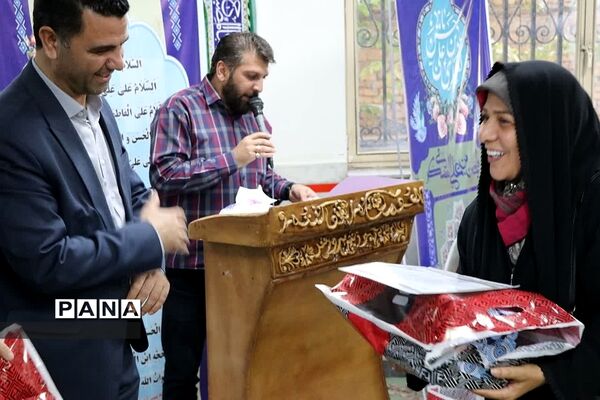 مراسم تقدیر از معلمان و دانش‌آموزان جهادی در ناحیه دو ری