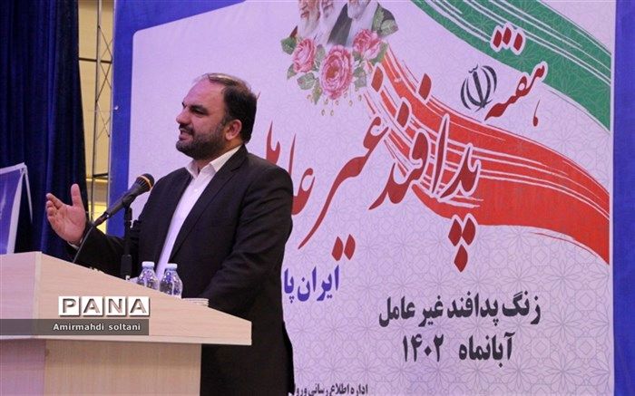 هوشیاری و آمادگی کامل در مقابل دشمن داشته باشیم