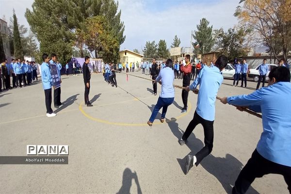 المپیاد درون مدرسه‌ای دبیرستان نمونه آیت الله خامنه‌ای کاشمر