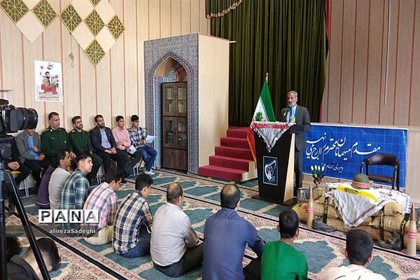 یادواره شهدای دانش‌آموز در دبیرستان امام علی(ع) ابرکوه