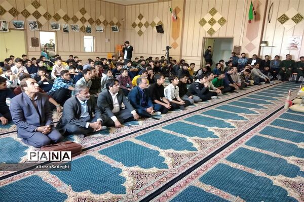 یادواره شهدای دانش‌آموز در دبیرستان امام علی(ع) ابرکوه