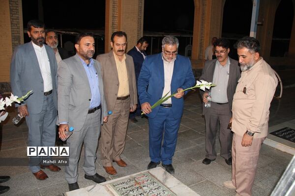 تجدید بیعت با مزار مطهر شهدای دانش‌آموز بهبهان