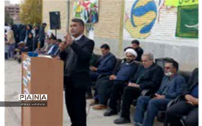 ارتباط دوسویه خانه و مدرسه، آرامش دانش‌آموزان و استمرار حرکت در راه پیشرفت را به همراه دارد