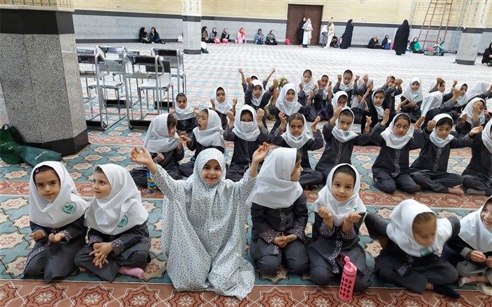 اجرای طرح پیوند مدرسه با مسجد دبستان حاجیه خانم نوری ملارد/فیلم