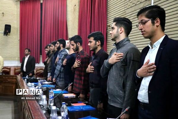 نشست استاندار قم با دبیران تشکل‌های دانشجویی