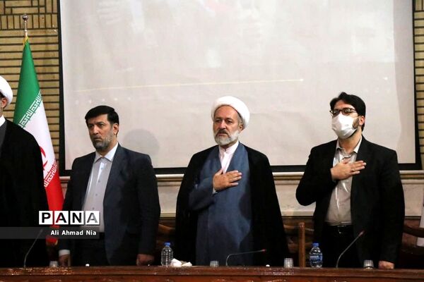 نشست استاندار قم با دبیران تشکل‌های دانشجویی