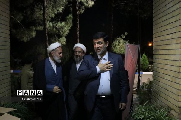 نشست استاندار قم با دبیران تشکل‌های دانشجویی