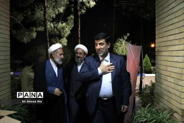 نشست استاندار قم با دبیران تشکل‌های دانشجویی