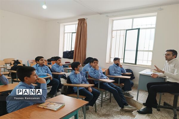 جلسه شورای بسیج دانش‌آموزی آموزشگاه نمونه دولتی مرتضوی خلیل‌آباد