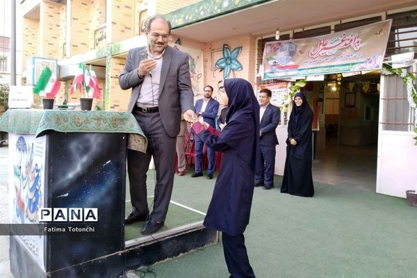 گرامیداشت هفته پدافندغیر عامل در دبیرستان حاج علی اکبر گراشی ناحیه 3