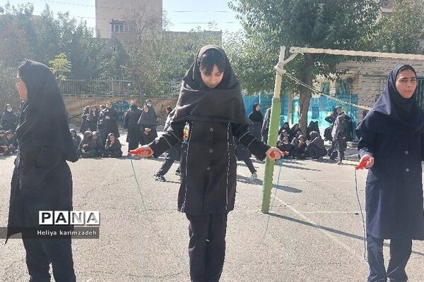 برگزاری مسابقات ورزشی به‌مناسبت هفته تربیت‌بدنی در دبیرستان فاطمه‌الزهرا(س)