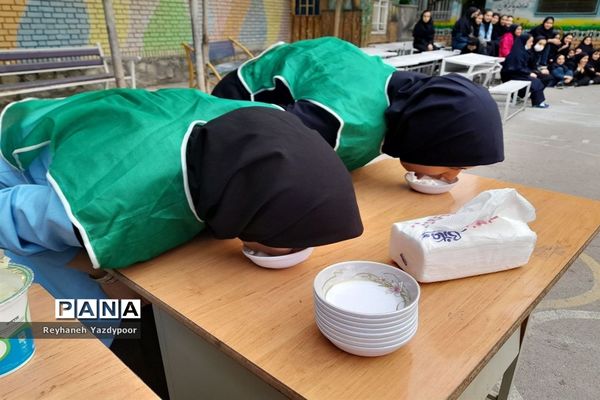 برگزاری مسابقه مادر دختری در دبیرستان استاد شهریار