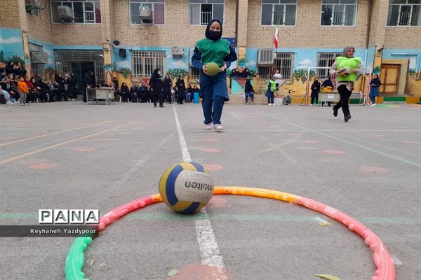 برگزاری مسابقه مادر دختری در دبیرستان استاد شهریار