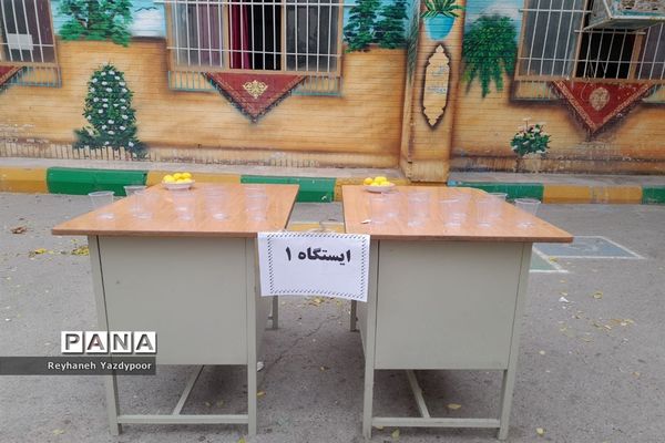 برگزاری مسابقه مادر دختری در دبیرستان استاد شهریار