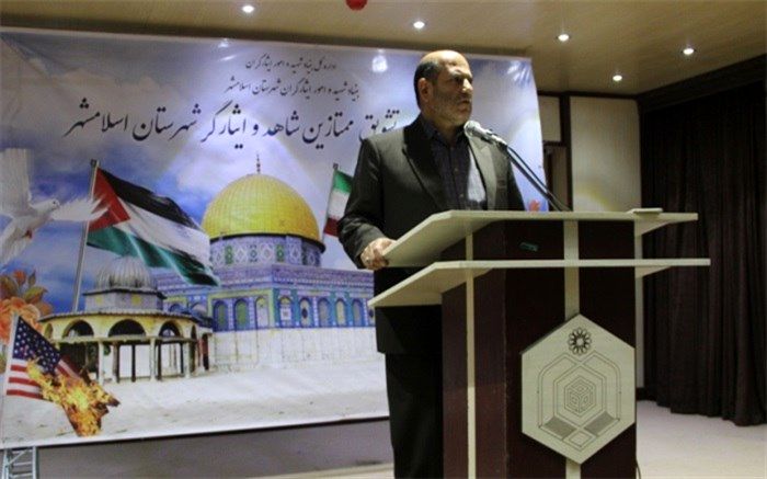 توجه به امر تعلیم و تربیت همراه با نهادینه کردن فرهنگ ایثار و شهادت ضرورت دارد