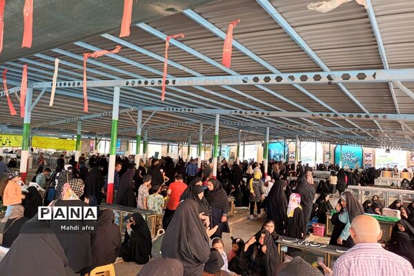 غبارروبی و عطر افشانی مزار مطهر شهدای مدرسه شهید پیروز بهبهان