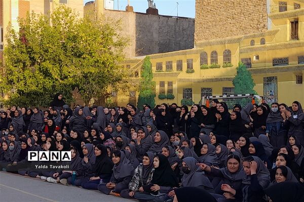 المپیاد ورزشی درون مدرسه‌ای به‌مناسبت هفته تربیت‌بدنی در دبیرستان هوشیار۲