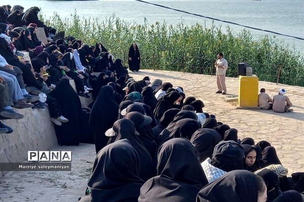 بازدید دانش‌آموزان اصفهانی شرکت کننده در اردوی راهیان نور از موزه ملی دفاع مقدس شهر خرمشهر