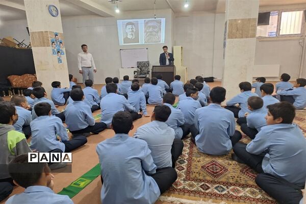 حضور مدیر و کارشناس کانون فرهنگی تربیتی شهید کشاورزی در مدارس شهرستان مهریز