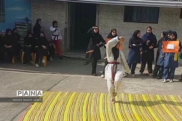 گرامیداشت هفته تربیت‌بدنی در دبیرستان سید صمد حسینی قائمشهر