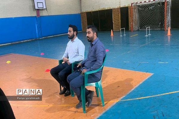 همایش دبیران تربیت‌بدنی در سالن حضرت رقیه (س) شهرستان ورامین