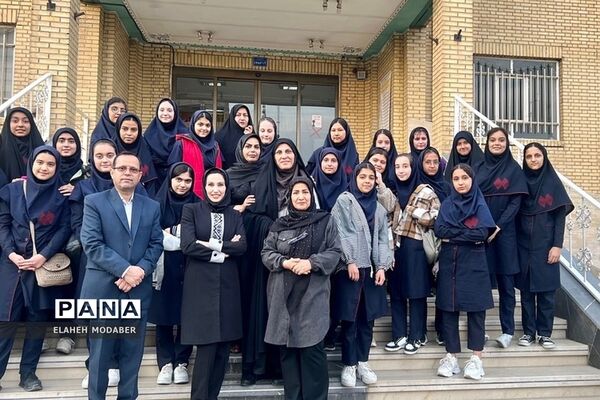 کارگاه آموزشی آشنایی با نجوم  و رصد ماه و صور فلکی در پژوهش‌سرای دانش‌آموزی کاوش کهریزک