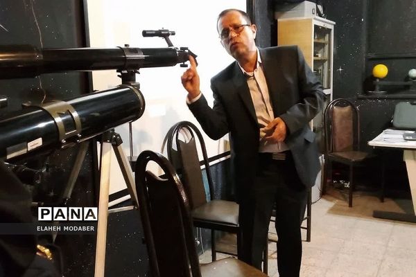 کارگاه آموزشی آشنایی با نجوم  و رصد ماه و صور فلکی در پژوهش‌سرای دانش‌آموزی کاوش کهریزک