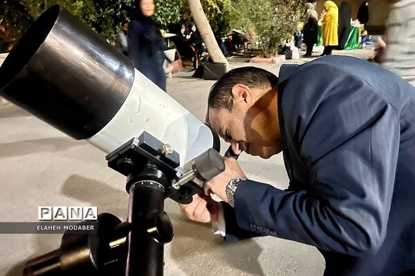 کارگاه آموزشی آشنایی با نجوم  و رصد ماه و صور فلکی در پژوهش‌سرای دانش‌آموزی کاوش کهریزک