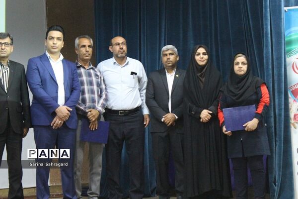 تجلیل از خانواده شهدا، فعالان حوزه تربیت‌بدنی و مدال‌آوران مسابقات ورزشی کشوری در بوشهر