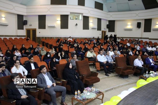 تجلیل از خانواده شهدا، فعالان حوزه تربیت‌بدنی و مدال‌آوران مسابقات ورزشی کشوری در بوشهر