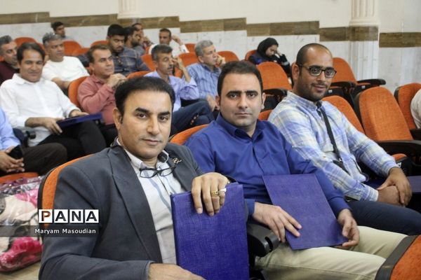 تجلیل از خانواده شهدا، فعالان حوزه تربیت‌بدنی و مدال‌آوران مسابقات ورزشی کشوری در بوشهر