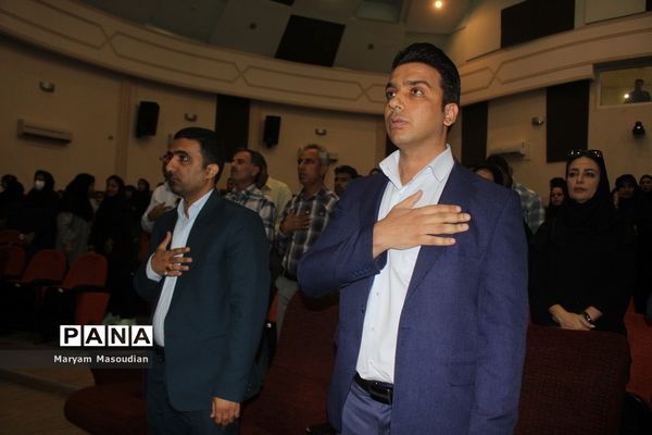 تجلیل از خانواده شهدا، فعالان حوزه تربیت‌بدنی و مدال‌آوران مسابقات ورزشی کشوری در بوشهر