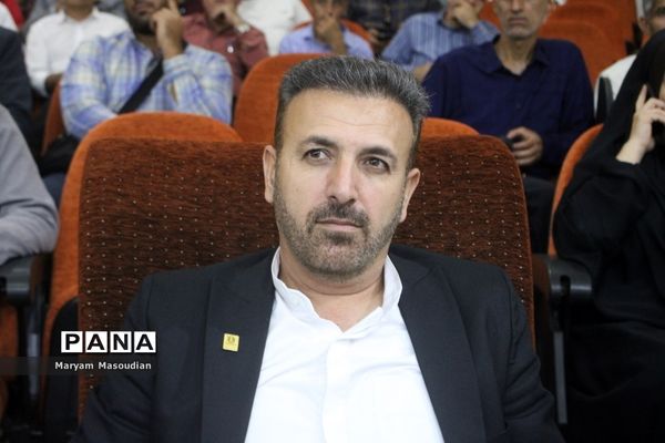 تجلیل از خانواده شهدا، فعالان حوزه تربیت‌بدنی و مدال‌آوران مسابقات ورزشی کشوری در بوشهر