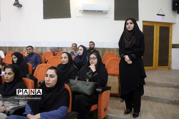 تجلیل از خانواده شهدا، فعالان حوزه تربیت‌بدنی و مدال‌آوران مسابقات ورزشی کشوری در بوشهر