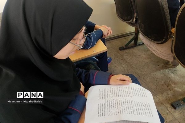 مسابقه‌ نظم ‌و ‌نثر‌خوانی در شهرستان شهریار