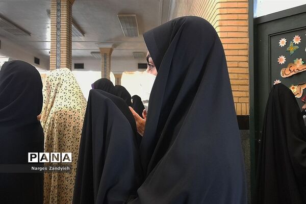 اقامه نماز عبادی سیاسی جمعه در شهرستان ملارد