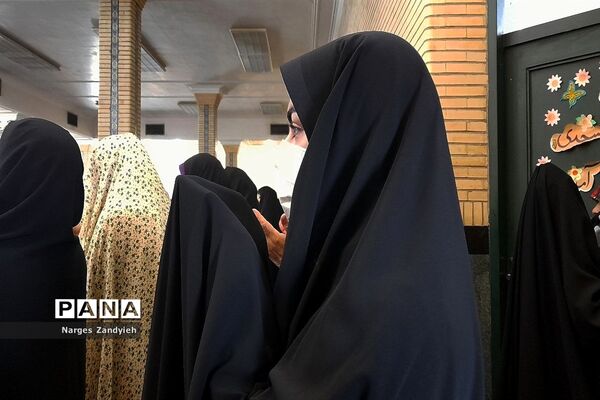اقامه نماز عبادی سیاسی جمعه در شهرستان ملارد