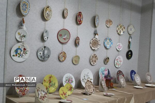 برپایی نمایشگاه نقاشی نگارستان آسمان در بافق