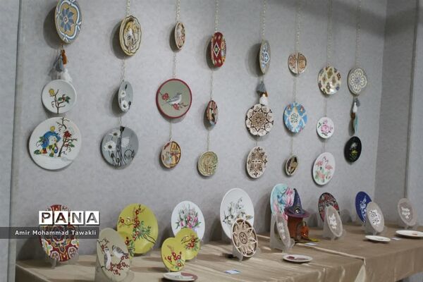 برپایی نمایشگاه نقاشی نگارستان آسمان در بافق