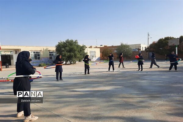 گرامیداشت هفته تربیت‌بدنی در دبیرستان متوسطه اول سمیه شهرستان خاتم