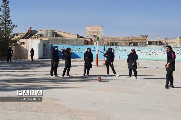 گرامیداشت هفته تربیت‌بدنی در دبیرستان متوسطه اول سمیه شهرستان خاتم