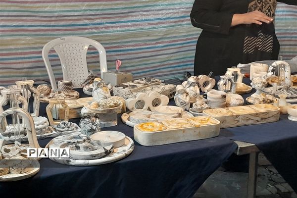 نمایشگاه غرفه‌های سنتی، صنایع‌دستی و مشاغل خانگی در بوستان کوهسنگی