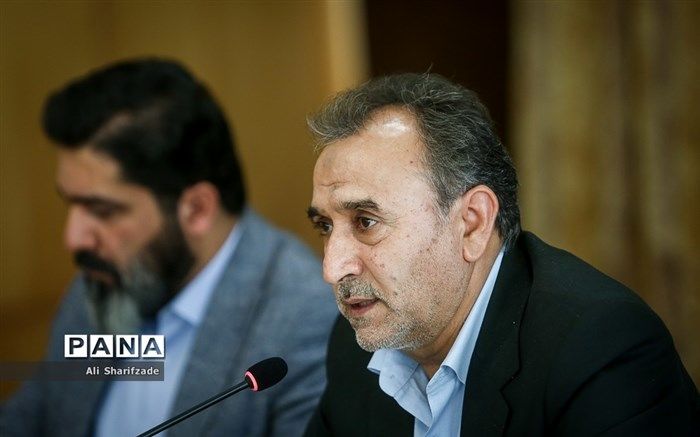 مجموعه‌ای از نخبگان مسئول پیگیری اجرای قانون اساسی هستند