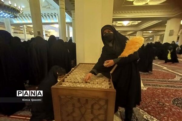 گردهمایی مردم شیراز در اولین سالگرد شهدای حادثه تروریستی حرم شاهچراغ(ع)