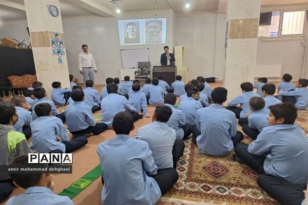 جلسه قرآن دانش‌آموزان اشکذری برای کودکان فلسطینی