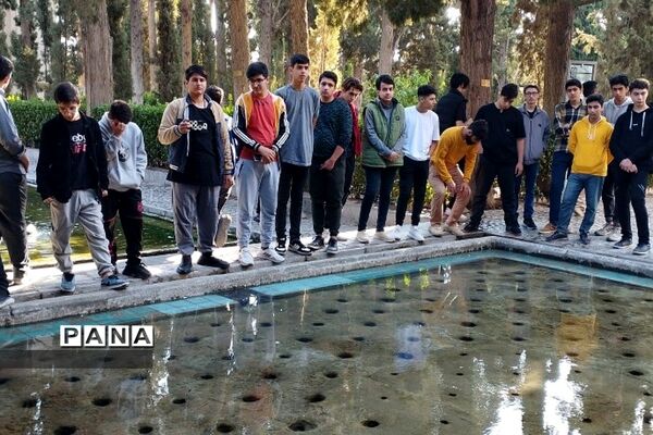 اردوی دانش‌آموزان ناحیه 2 ری در باغ فین کاشان