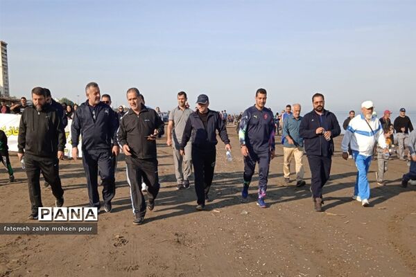 همایش پیاده‌روی خانوادگی در سرخ رود