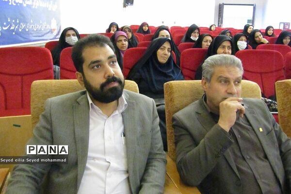 دیدار مدیران و معاونان پرورشی با امام‌جمعه قیامدشت