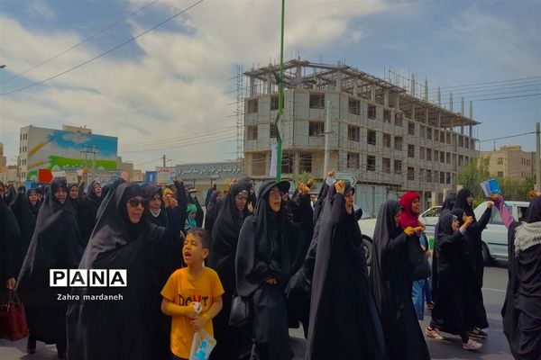 راهپیمایی مردم قرچک به‌مناسبت سالروز قیام خونین ۱۵ خرداد